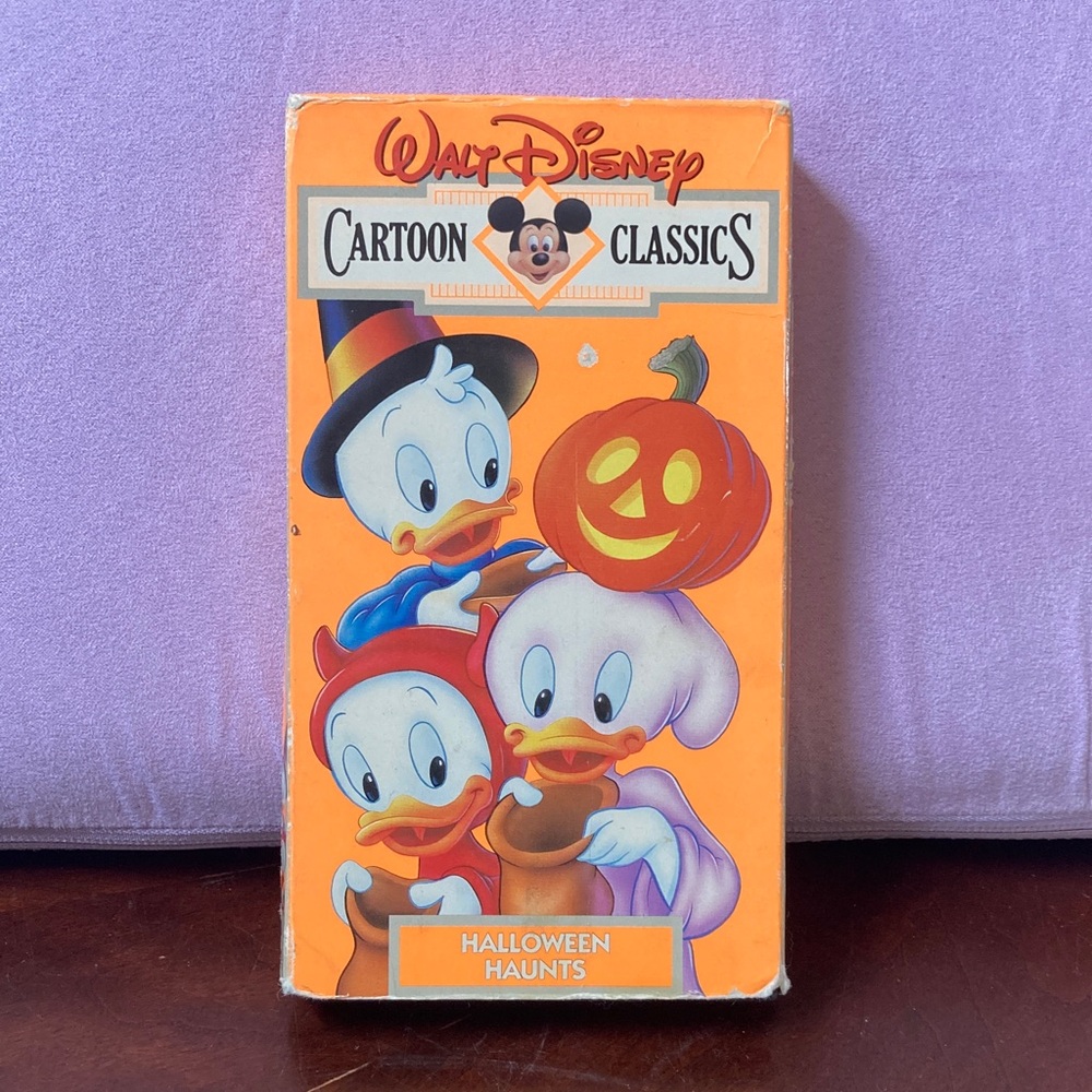 1990 VHS Cartoon Classics “Holloween Haunts”